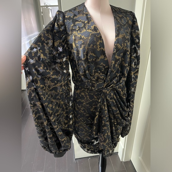 House of CB black and gold long sleeve dress tried on but I removed the pink tag - Picture 4 of 8
